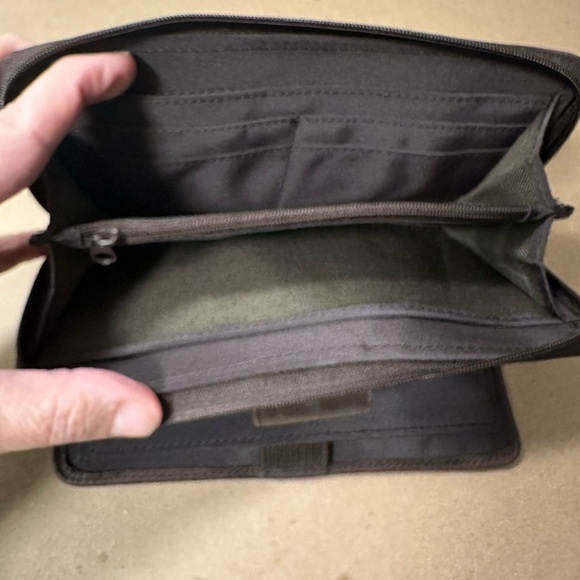 FOSSIL Brown Leather woman quiet luxury wallet - Picture 6 of 9